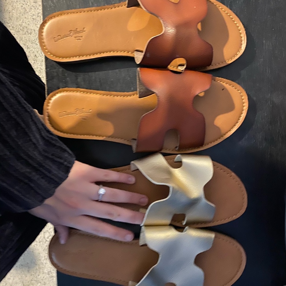 Target universal thread sandals
